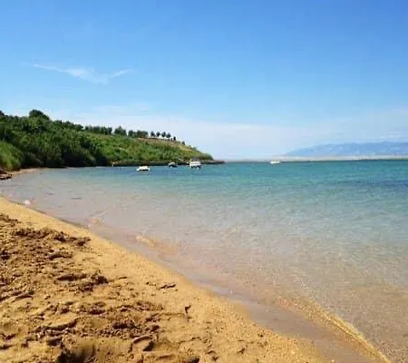 U Atraktivnoj Kuci U Nizu S Garazom Ljubač